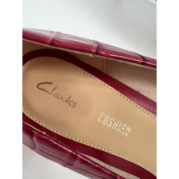 CLARKS Cushion Plus Fuchsia Leather Embossed Laina55 Classic Pump Heels - Picture 8 of 11